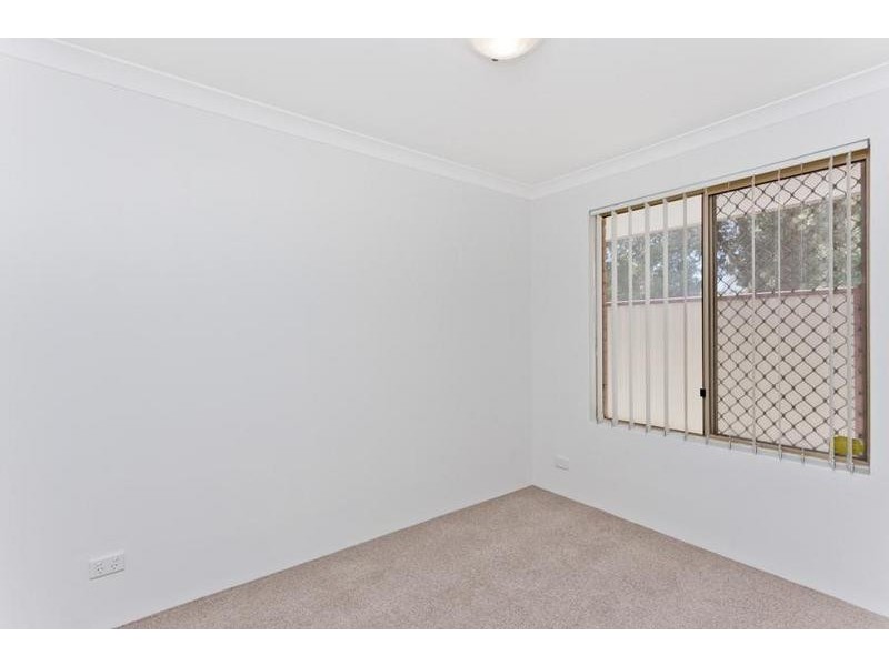 11 Marsh Ct, Swan View WA 6056