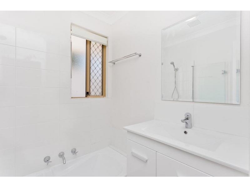 11 Marsh Ct, Swan View WA 6056