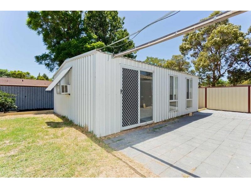 11 Marsh Ct, Swan View WA 6056
