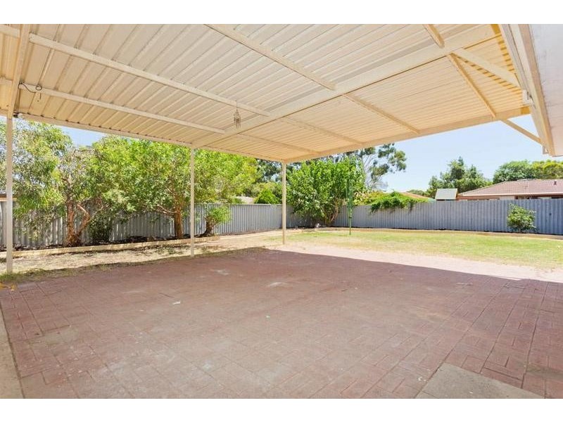 11 Marsh Ct, Swan View WA 6056