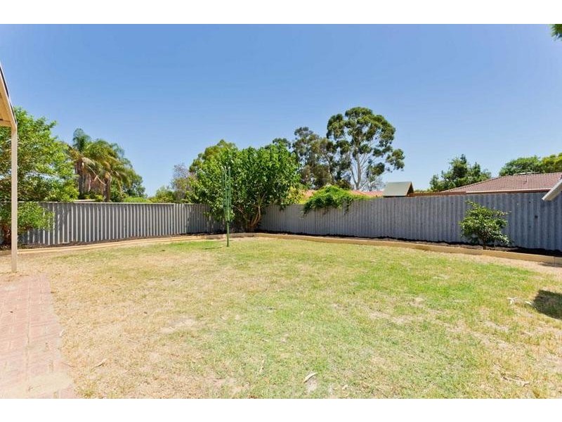 11 Marsh Ct, Swan View WA 6056