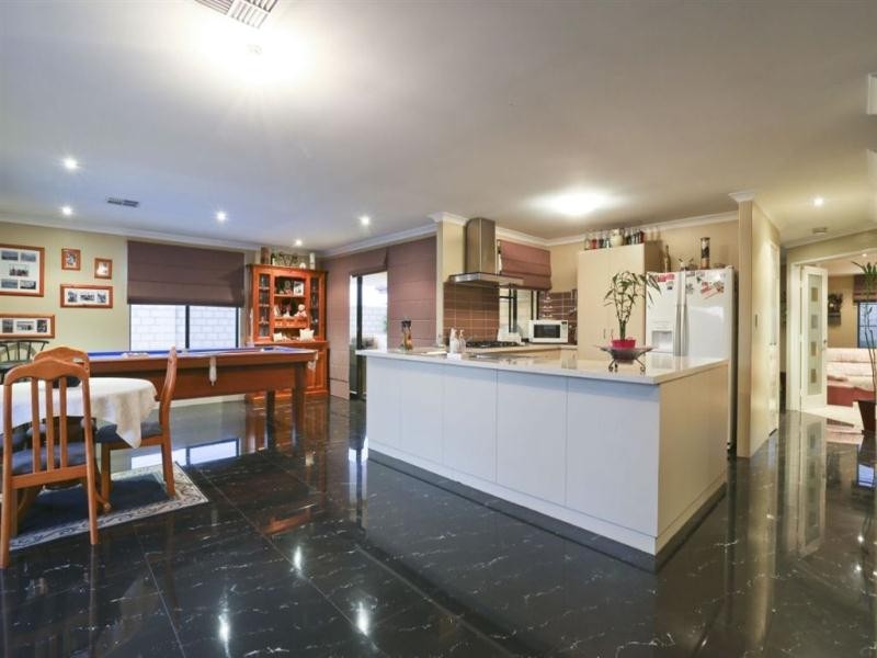 11 Lugano Terrace, Beeliar WA 6164