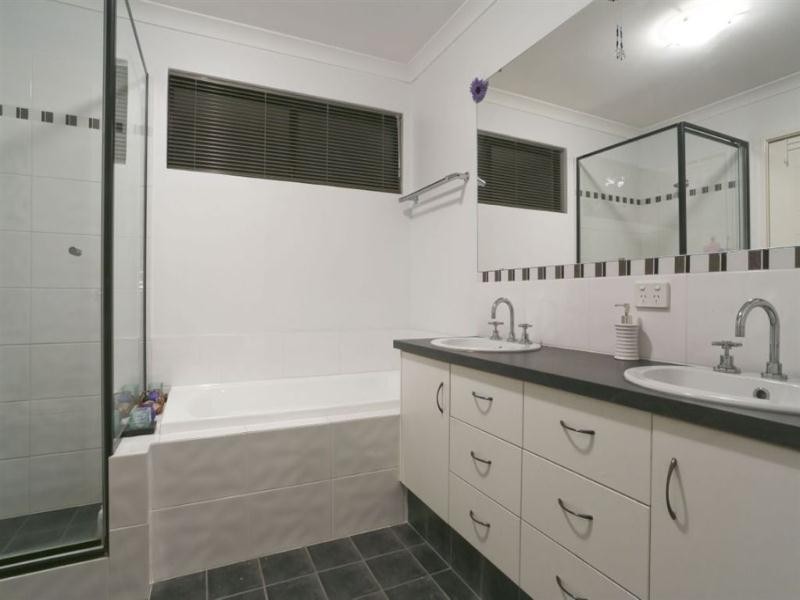 11 Lugano Terrace, Beeliar WA 6164