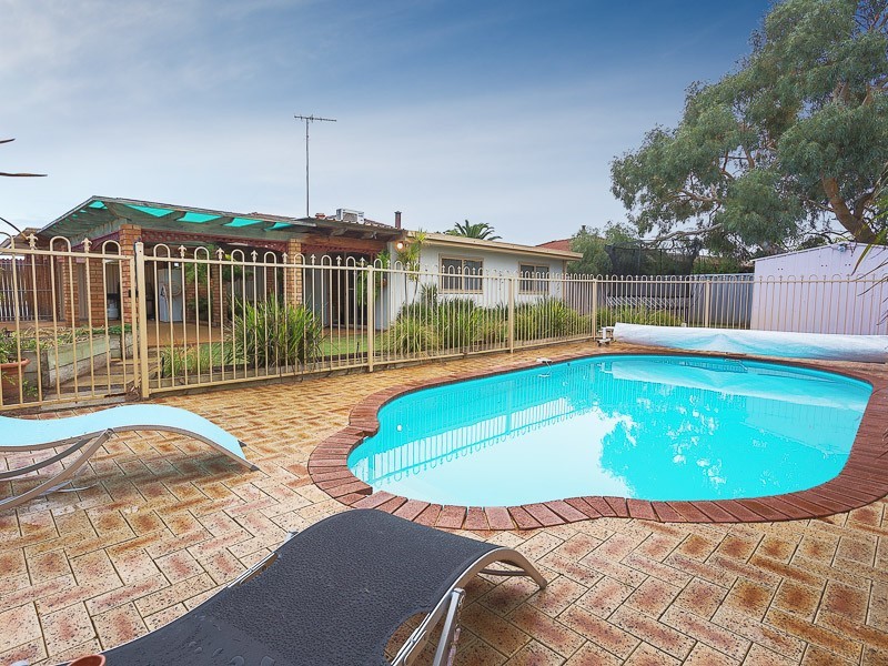 5 Javanica court, Warnbro WA 6169