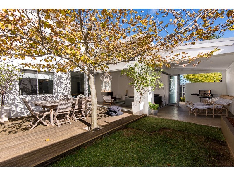1B Cadd Street, Beaconsfield WA 6162