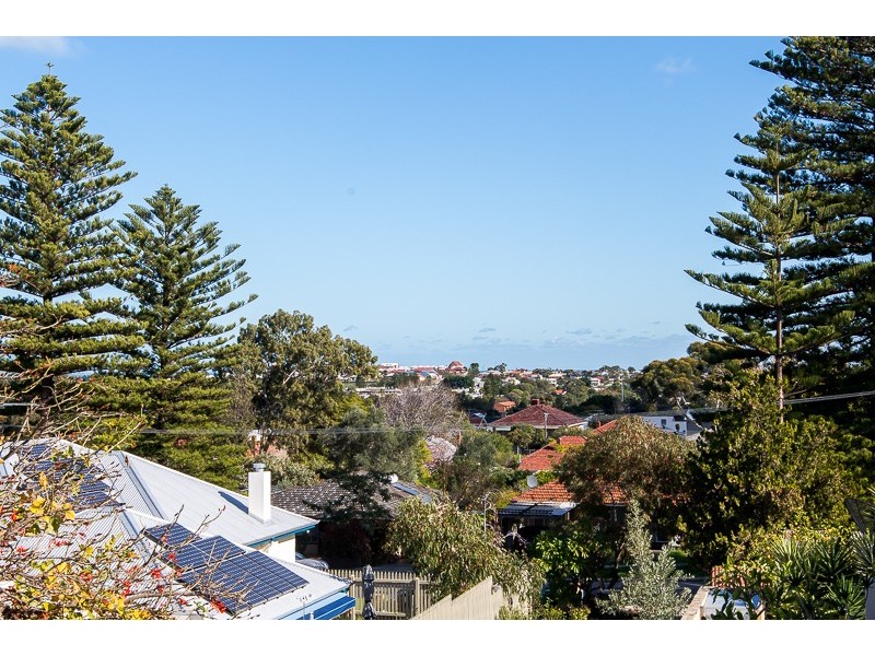 1B Cadd Street, Beaconsfield WA 6162