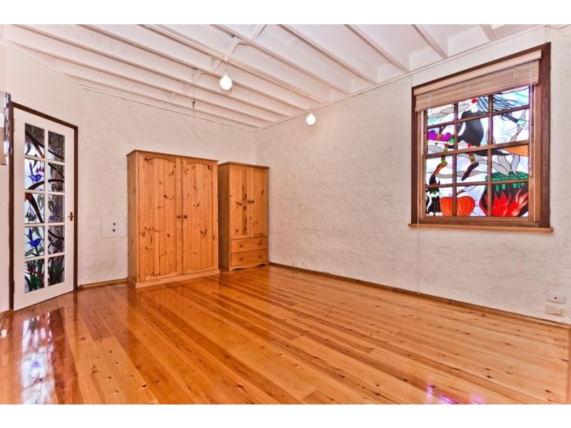 8/15 Essex Street, Fremantle WA 6160