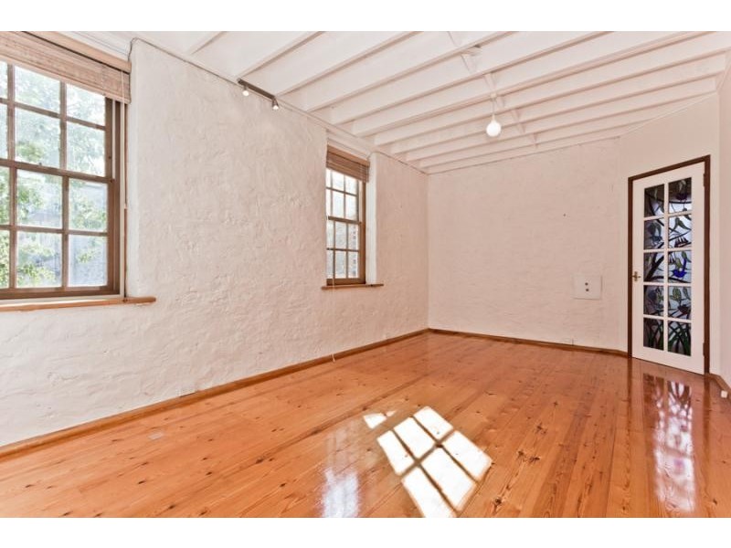 8/15 Essex Street, Fremantle WA 6160