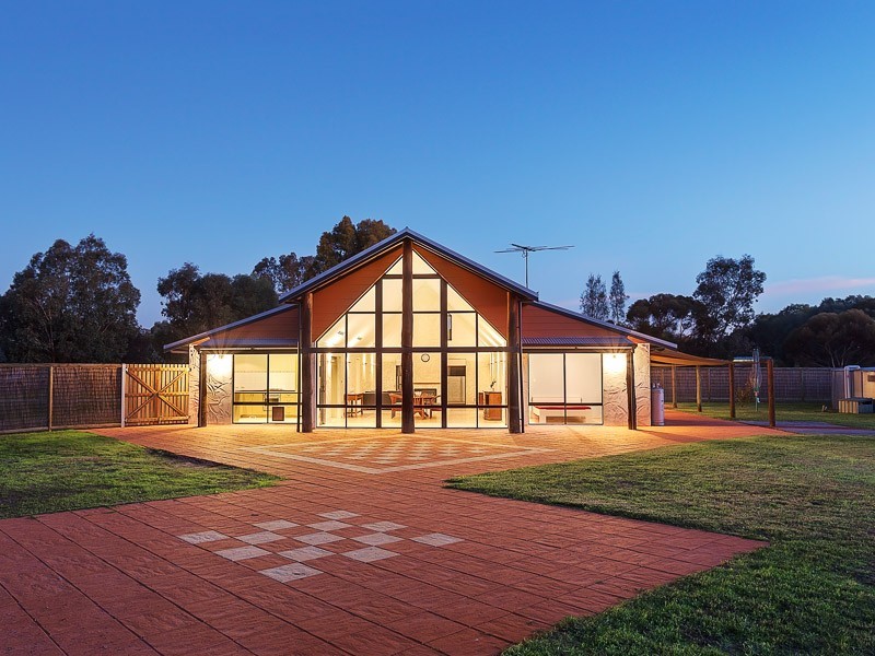 52 Country Drive, Oakford WA 6121