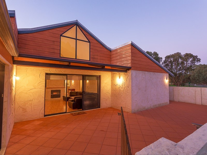 52 Country Drive, Oakford WA 6121