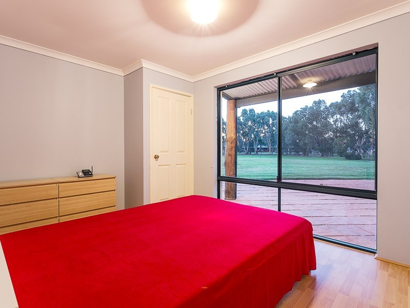 52 Country Drive, Oakford WA 6121