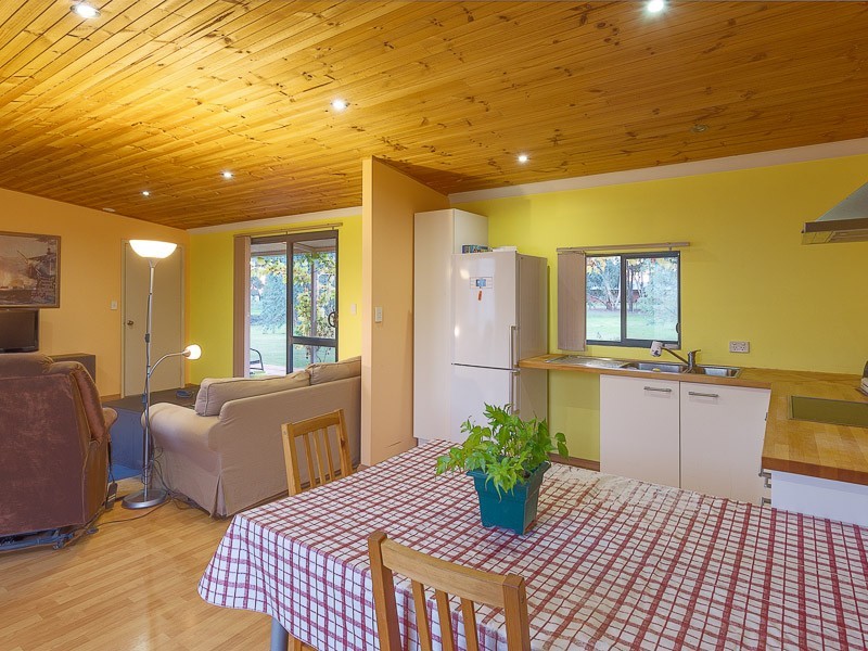 52 Country Drive, Oakford WA 6121