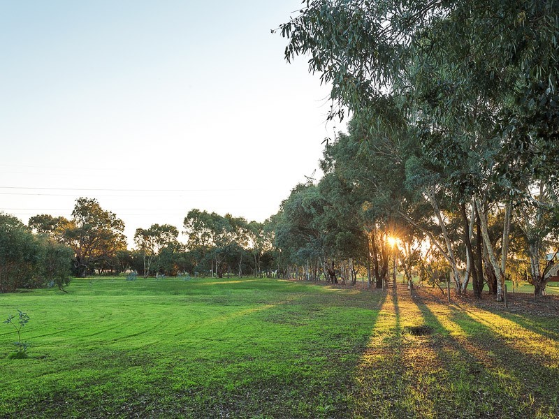 52 Country Drive, Oakford WA 6121