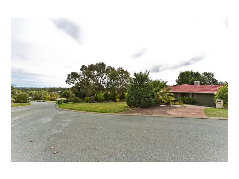 11 Peters Way, Bibra Lake WA 6163