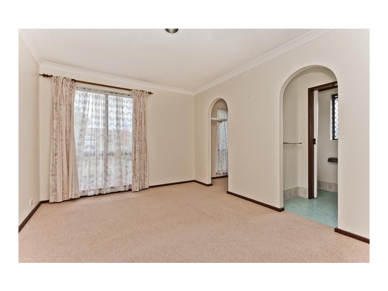 11 Peters Way, Bibra Lake WA 6163