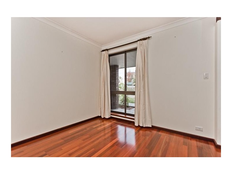 11 Peters Way, Bibra Lake WA 6163