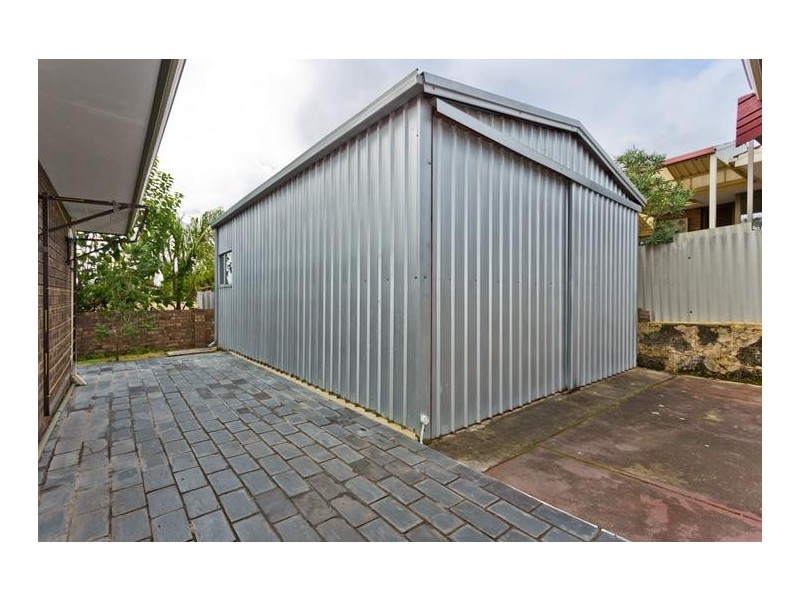 11 Peters Way, Bibra Lake WA 6163