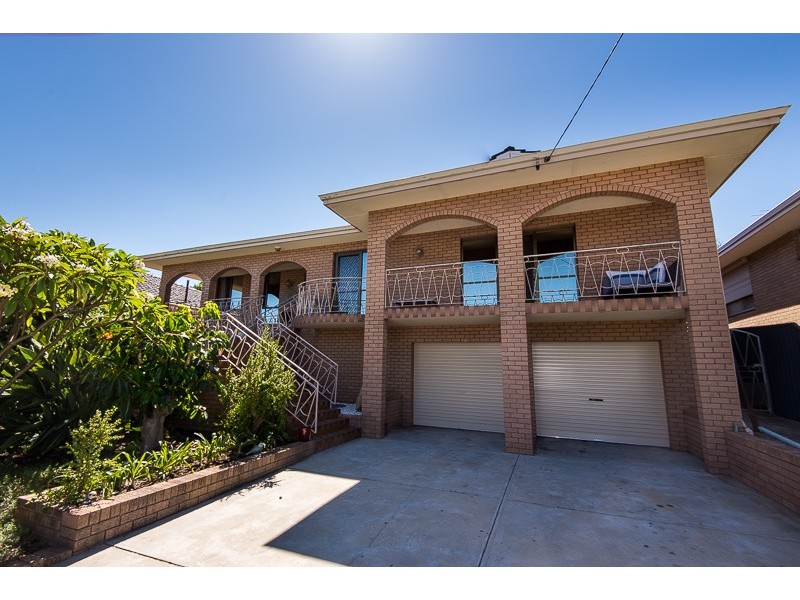 32 Skeahan Street, Spearwood WA 6163