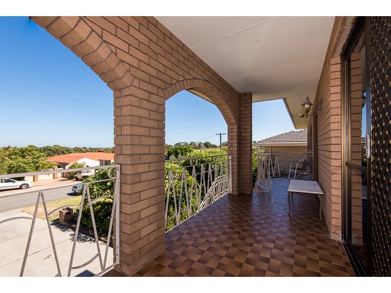 32 Skeahan Street, Spearwood WA 6163