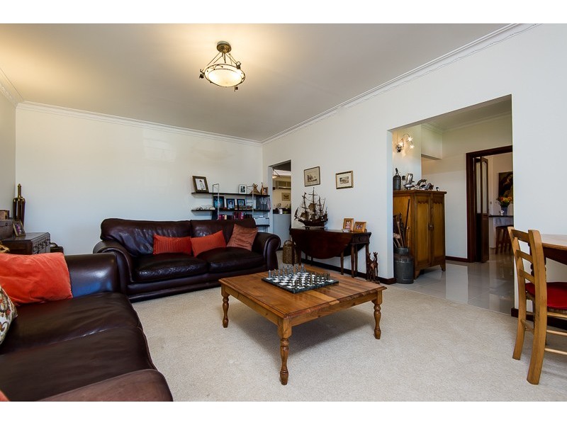 32 Skeahan Street, Spearwood WA 6163