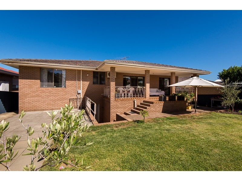 32 Skeahan Street, Spearwood WA 6163