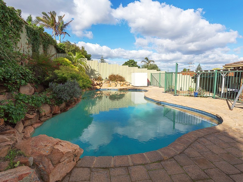 2 The Ridge, Yangebup WA 6164