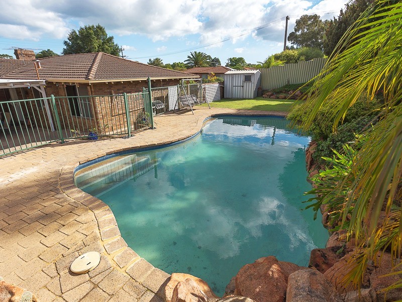 2 The Ridge, Yangebup WA 6164