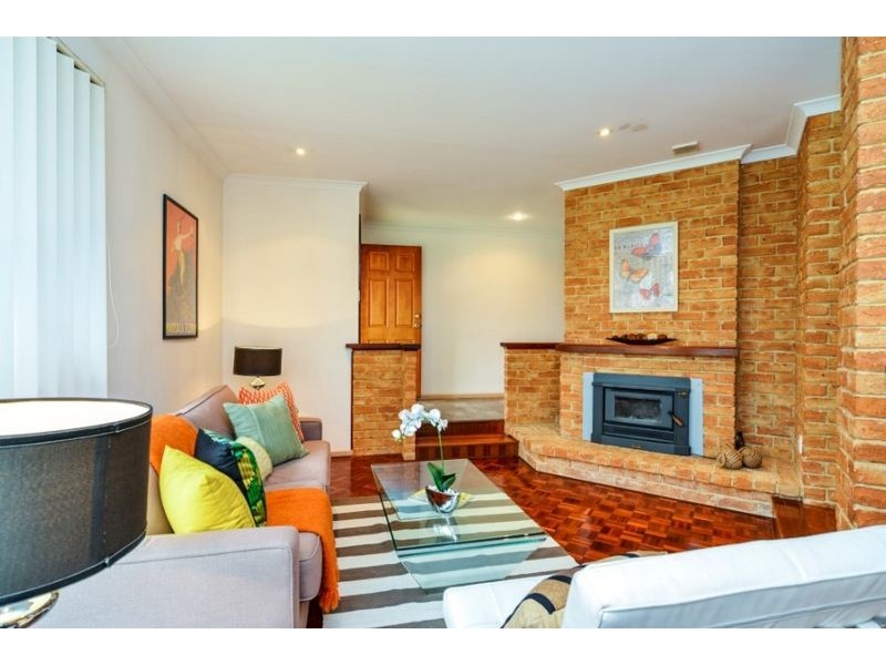 9 Oporto Rise, Coogee WA 6166