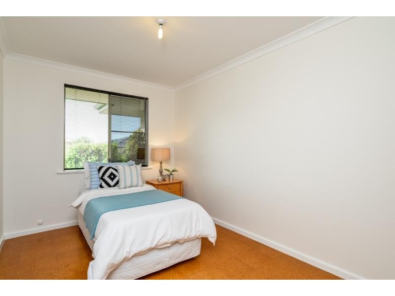 9 Oporto Rise, Coogee WA 6166