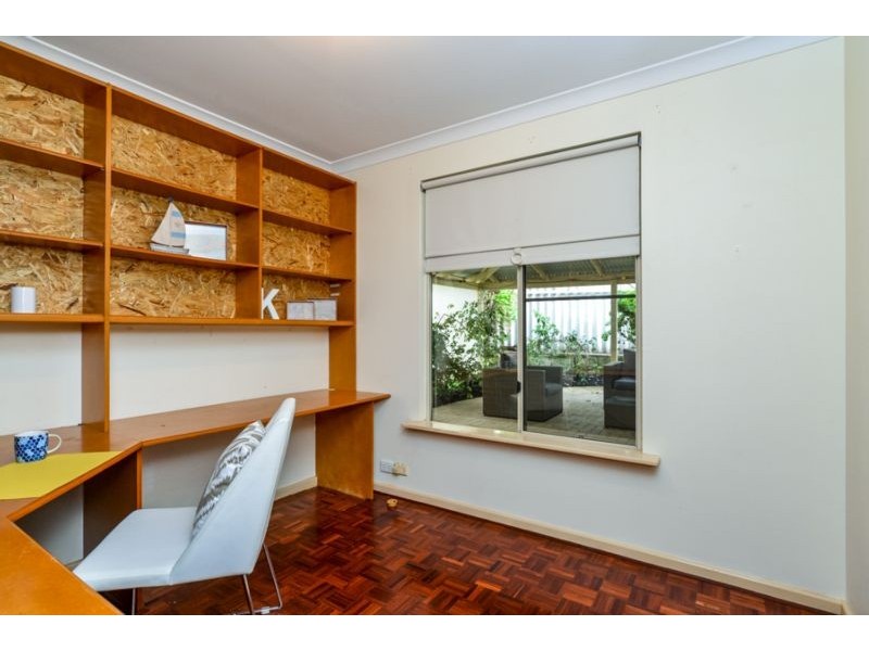 9 Oporto Rise, Coogee WA 6166