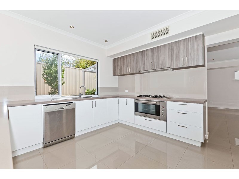 3/9 Bridges Road, Melville WA 6156