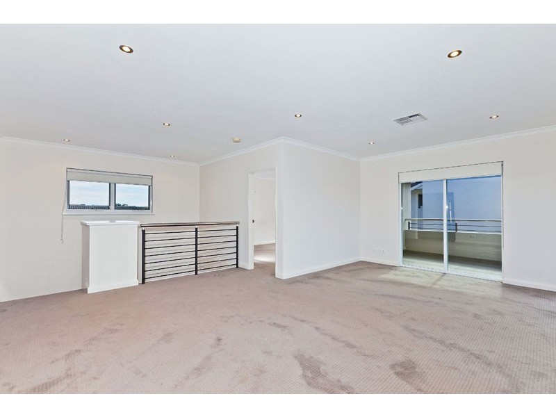 3/9 Bridges Road, Melville WA 6156