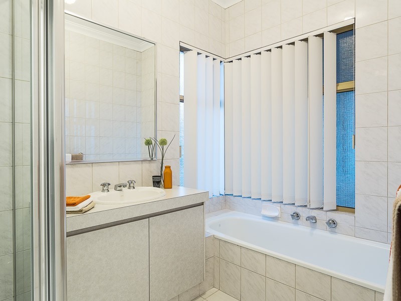 17 Galsworthy Place, Spearwood WA 6163