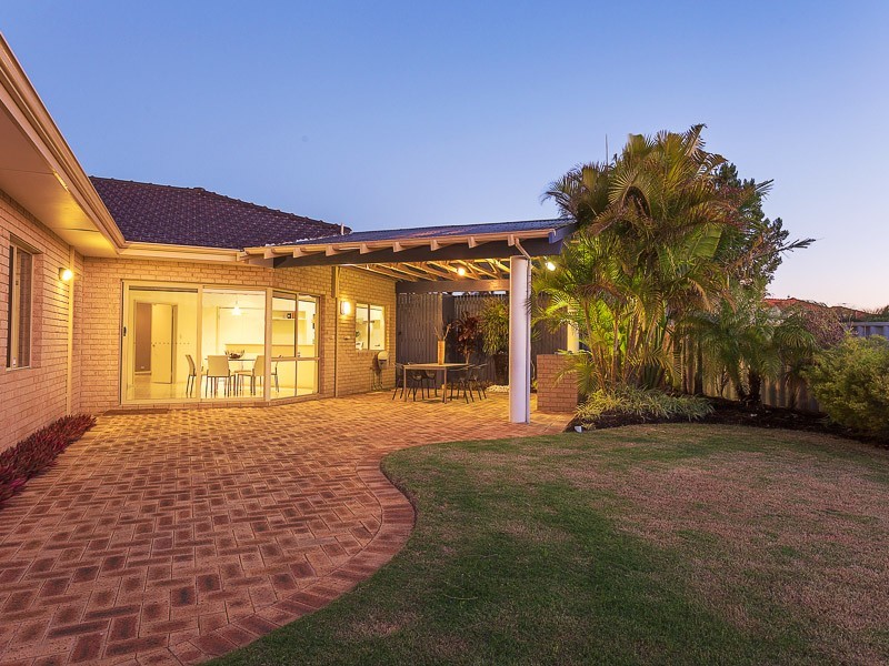 17 Galsworthy Place, Spearwood WA 6163