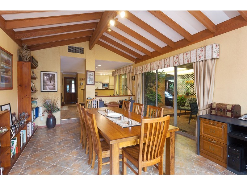 8 Currie Place, Bibra Lake WA 6163