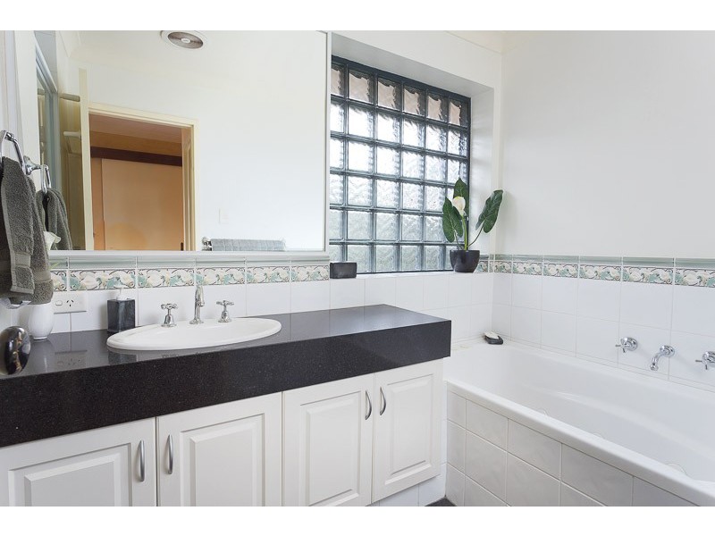 8 Currie Place, Bibra Lake WA 6163