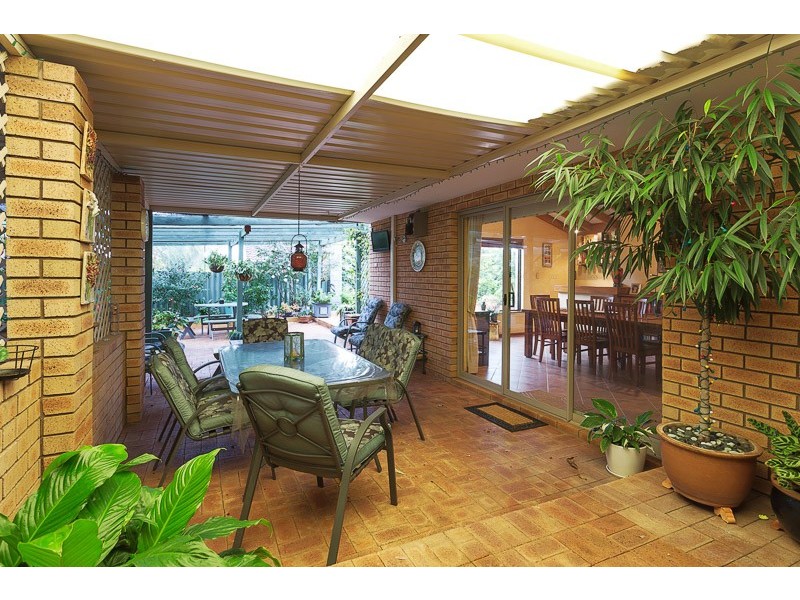 8 Currie Place, Bibra Lake WA 6163