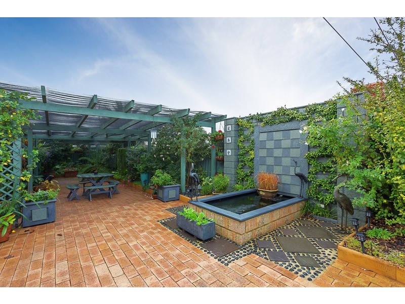 8 Currie Place, Bibra Lake WA 6163