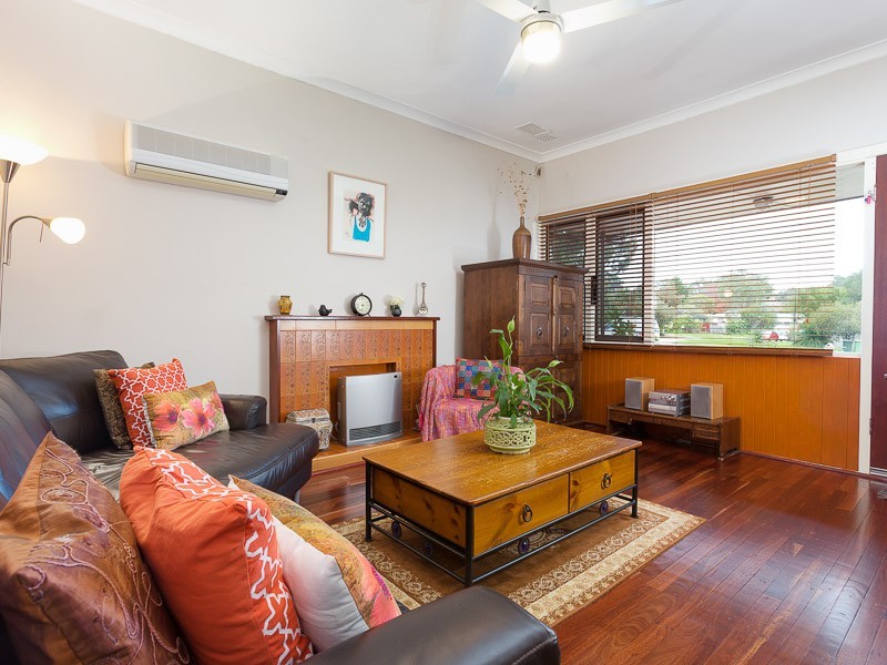 13 Egeus Way, Coolbellup WA 6163