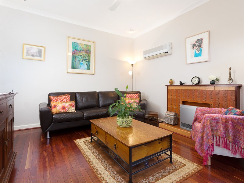 13 Egeus Way, Coolbellup WA 6163