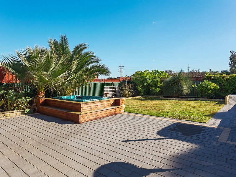 27 Magnolia Gardens, Yangebup WA 6164