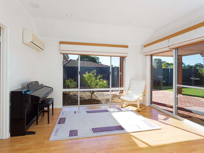 14 Ellis Road, Kardinya WA 6163