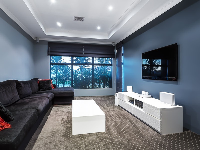 10 Ironbark Terrace, Hammond Park WA 6164