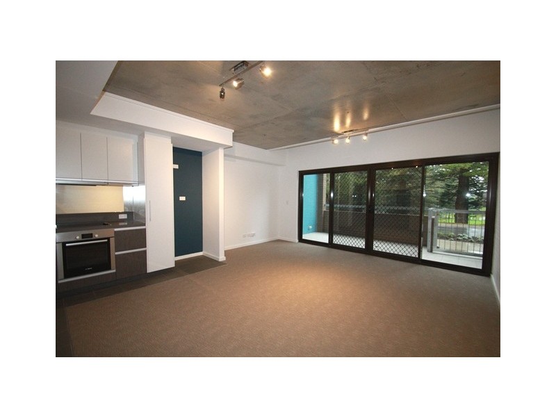 8/71 Breaksea Drive, North Coogee WA 6163