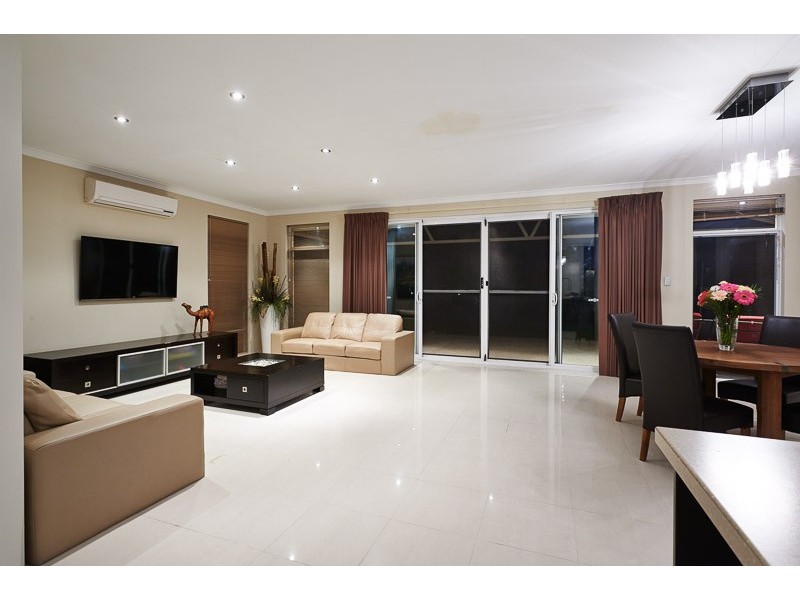 207 Gaebler Road, Aubin Grove WA 6164