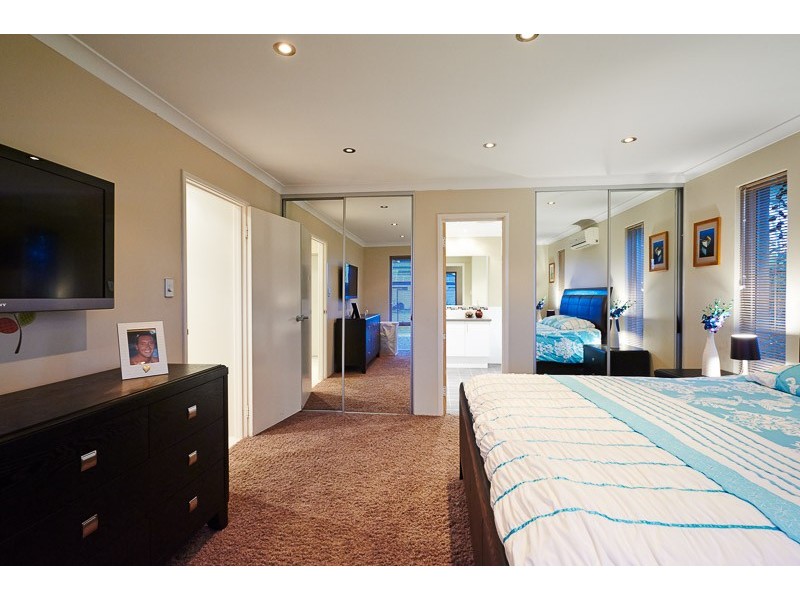 207 Gaebler Road, Aubin Grove WA 6164