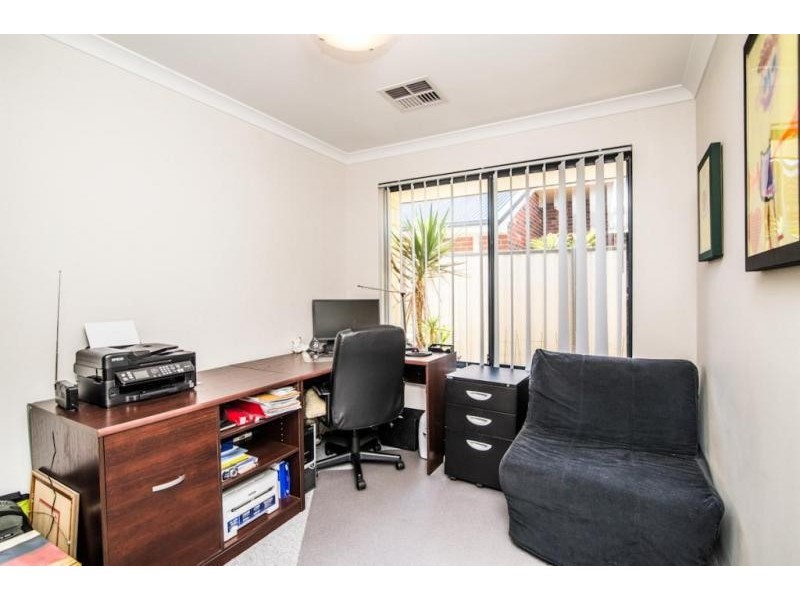 31 Camden Boulevard, Aubin Grove WA 6164
