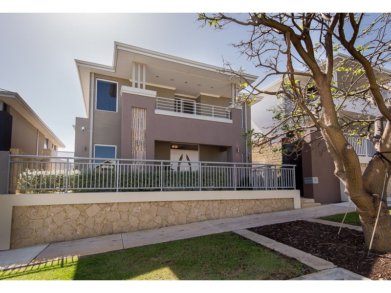 18 Pantheon Avenue, North Coogee WA 6163