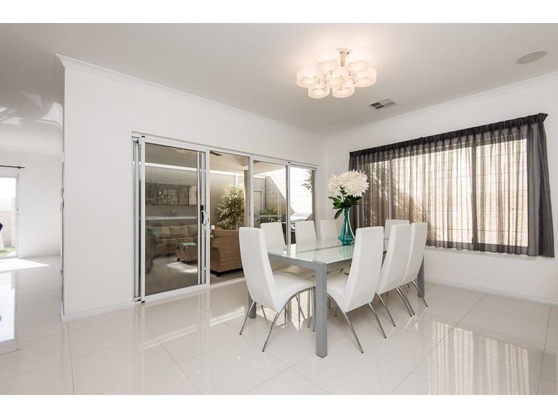 18 Pantheon Avenue, North Coogee WA 6163