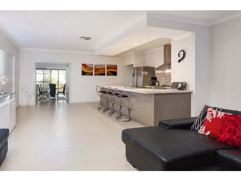 3 Dunlap Avenue, Success WA 6164
